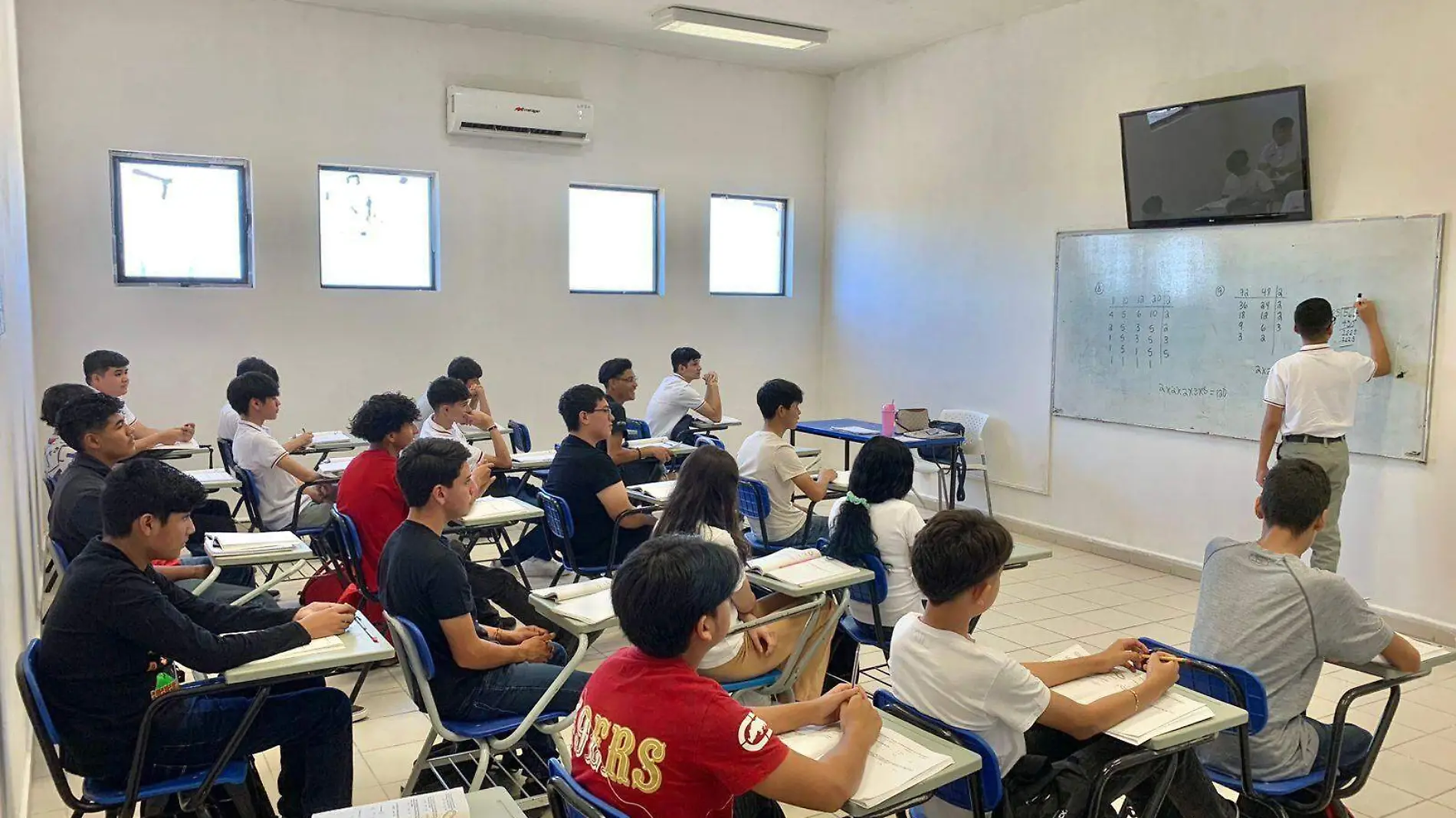 Los alumnos de nuevo ingreso del Cecytes-San Luis Río Colorado están asistiendo al curso propedéutico de inducción